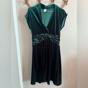 Stunning green velvet dress knee length days wrap and accented waist size M